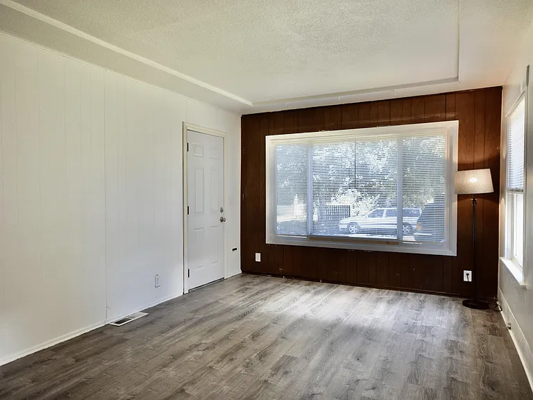 5841 NE 18th Ave — Photo 19