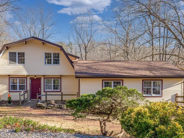 8302 Truman Dr, King George, VA 22485