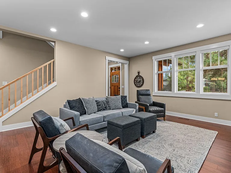 2333 NW Lolo Dr — Photo 7