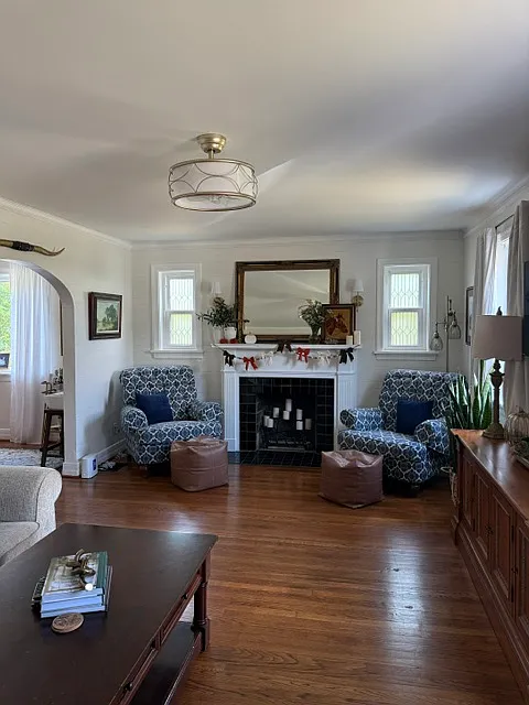 4 bed, 1755 sqft, $3,900 — Photo 2