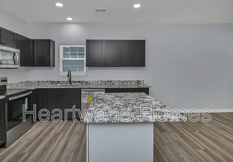 32 Roberson St — Photo 9