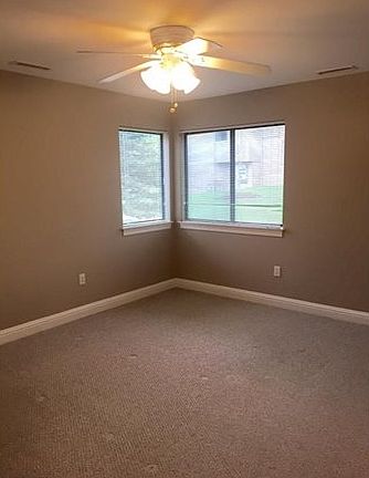 3rd image of 3800 Rosemont Blvd APT 107B