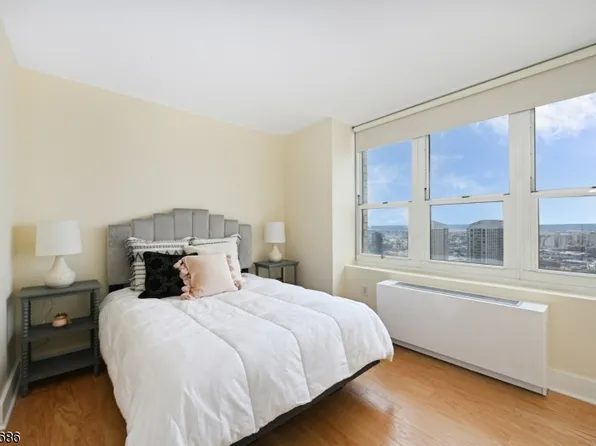 88 Morgan St, Jersey City, NJ 07302