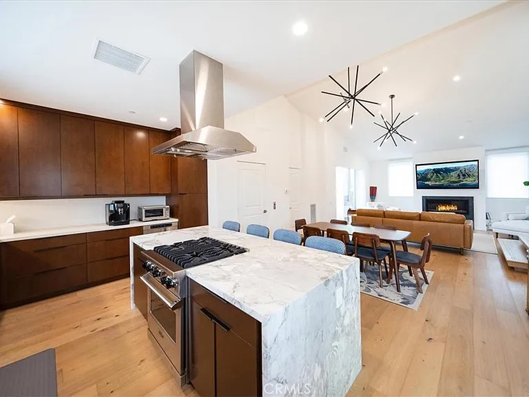 3632 Garfield St — Photo 1