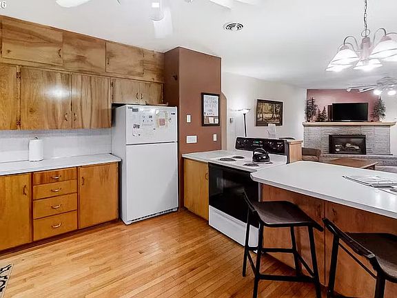 4th image of 64706 Meadow Ln
