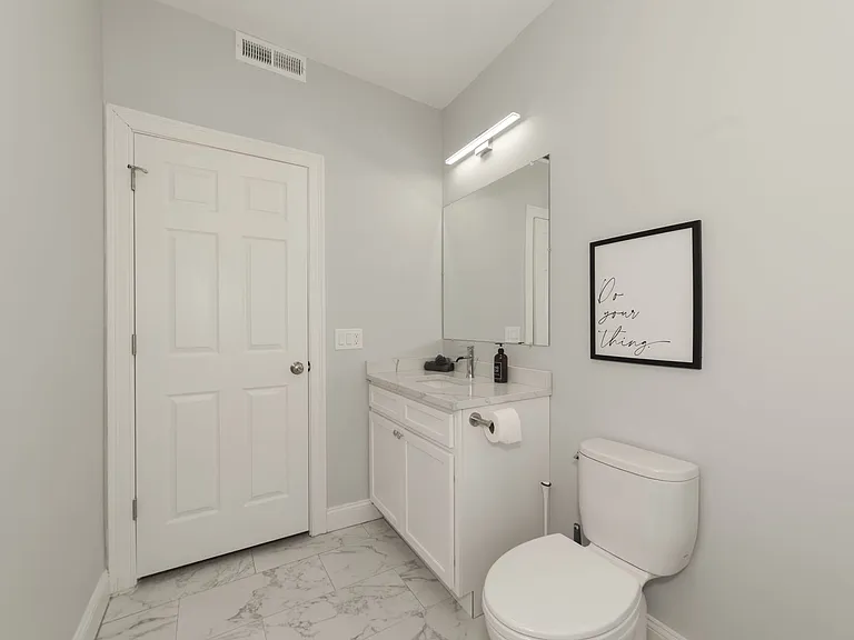 584 Orange Street — Photo 24