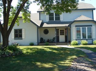 14712 Hillshire Ln, Burnsville, MN 55306