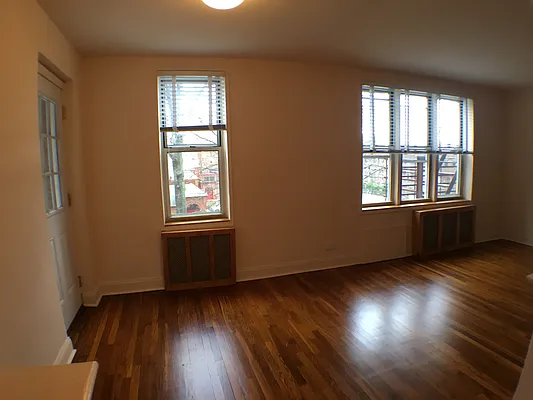 Rented by Kew Forest Realty Inc | media 14