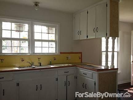 4th image of 2641 Mimosa Park Dr