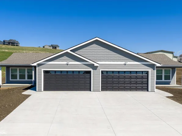113 W 6th St, Woodbine, IA 51579