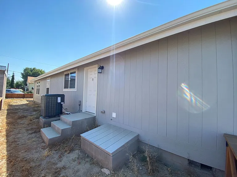 253 W Main St — Photo 17