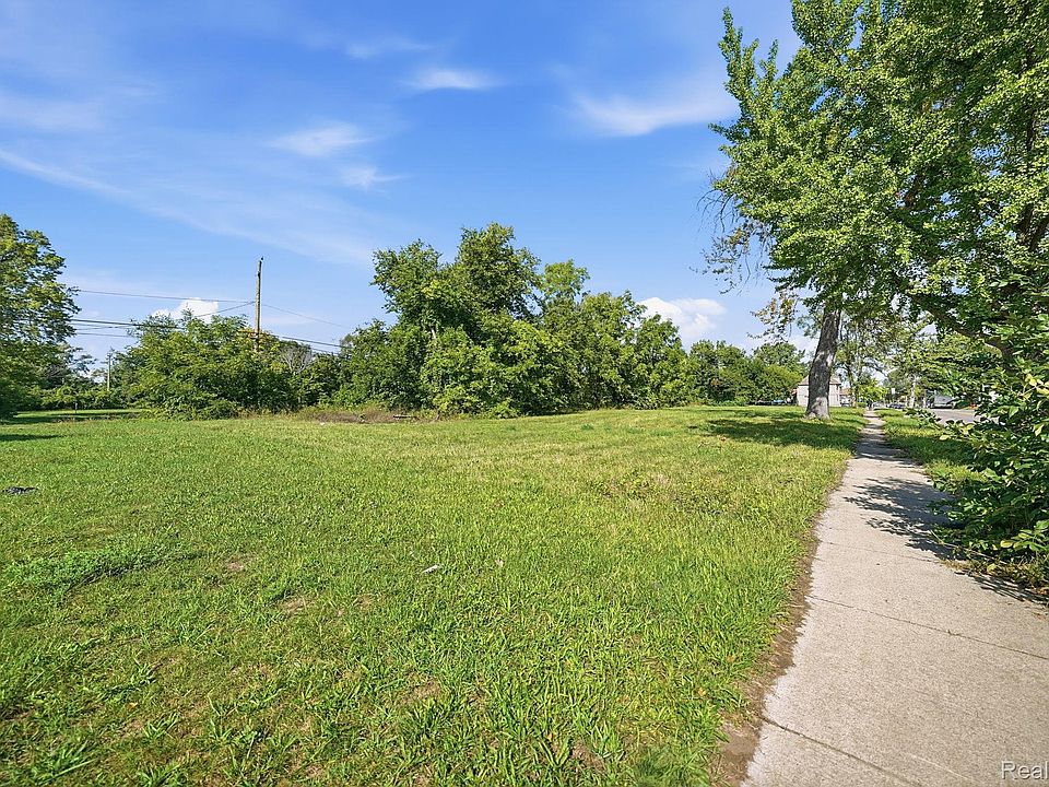 3075 Van Dyke St, photo 13