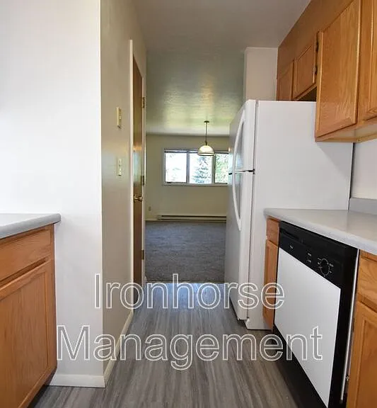 813 W Villard St #71 — Photo 13