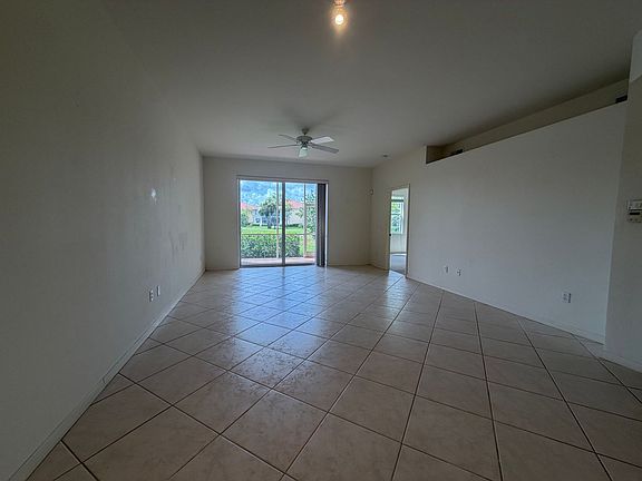 2nd image of 330 Robin Hood Cir Unit 102