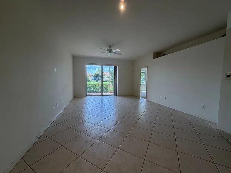 330 Robin Hood Cir #102 — Photo 2
