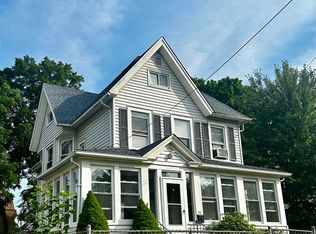 18 Smith St, West Haven, CT 06516