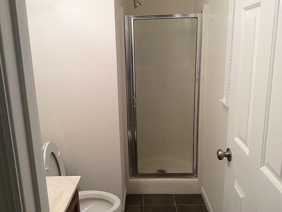 4th image of 909 Wyndham Hills Dr