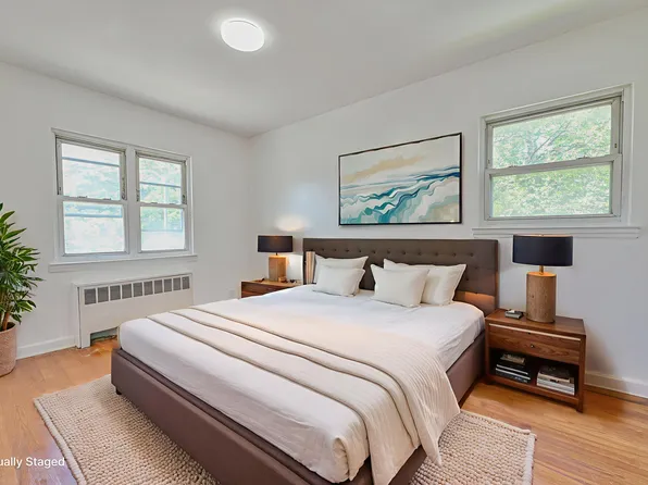 150-01 Horace Harding Boulevard image 9 of 17