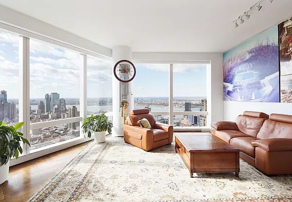 3rd image of 25 Columbus Cir #St63e