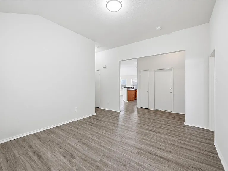 518 Niagara Falls Dr — Photo 11