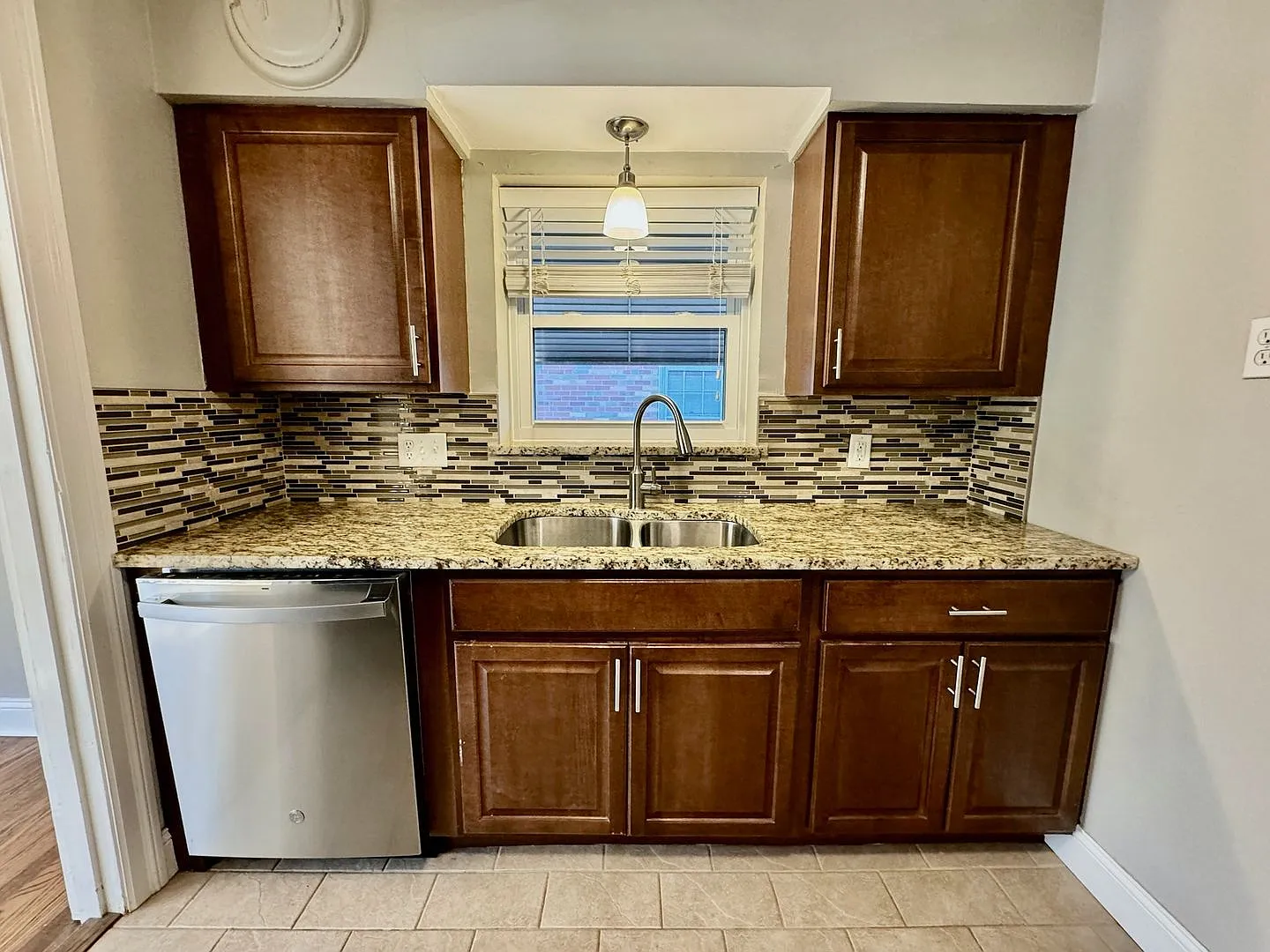 (305) 7269 Delmar Blvd — Photo 1