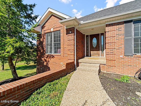 5th image of 3809 Carriage Pointe Dr