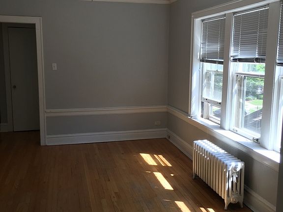 3rd image of 1035 Superior St APT 2E