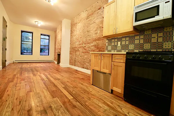 Rented by Compass | media 12