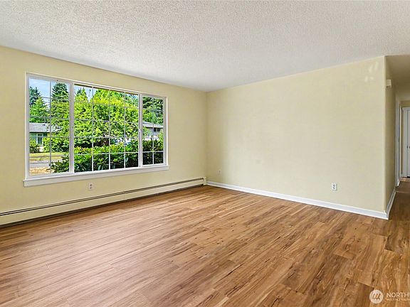 3rd image of 4415 24th Avenue SE