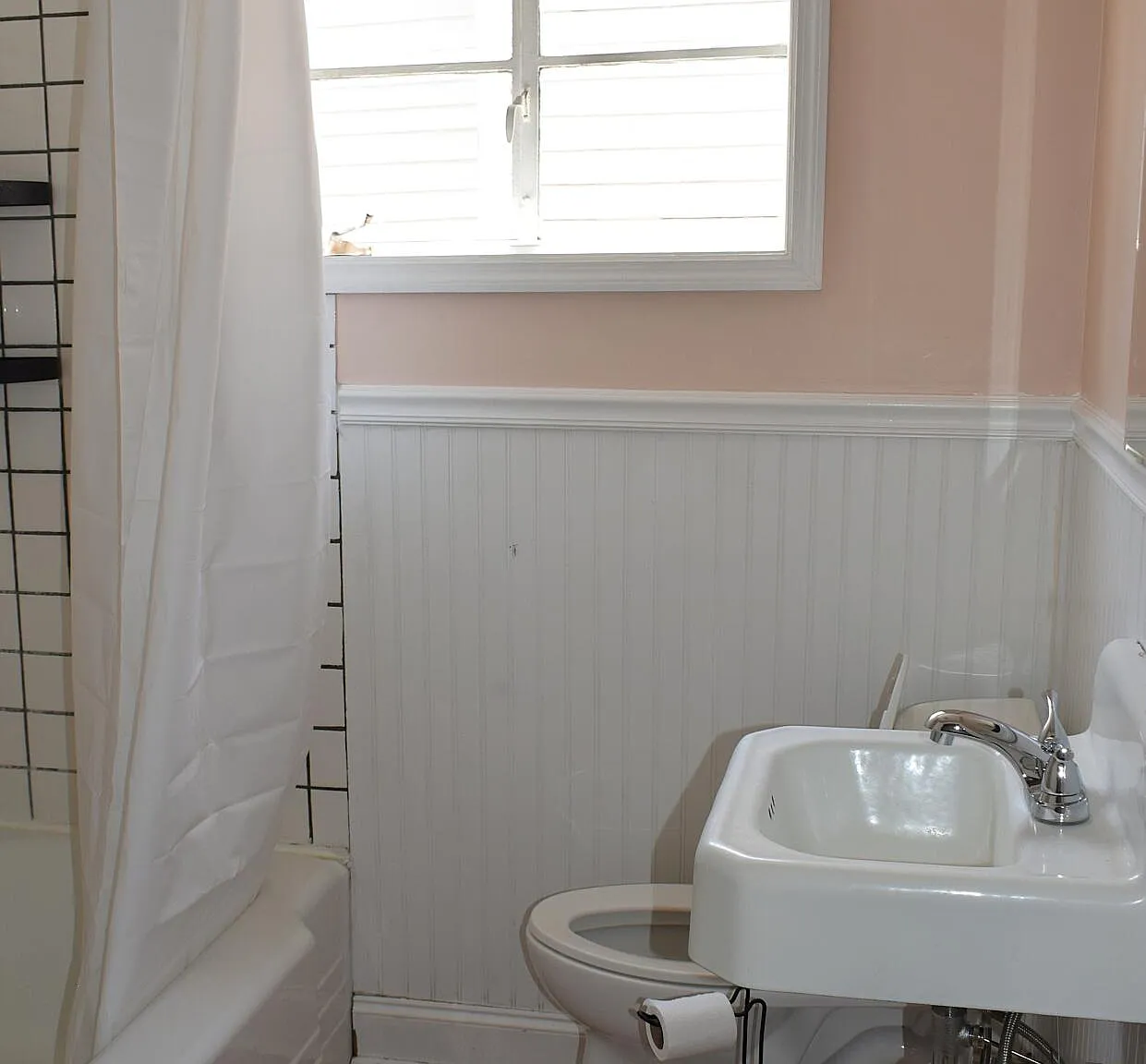 1208 Hickman Road - B — Photo 4