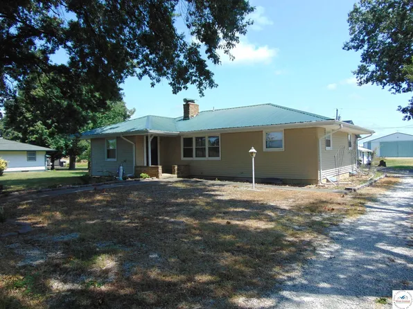 194 NW 221st Rd, Clinton, MO 64735