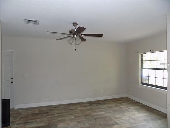 3rd image of 1016 Santa Anita St