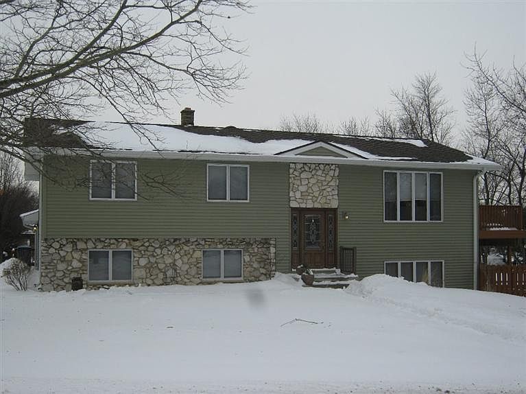 1st image of 9714 W Oakridge Dr