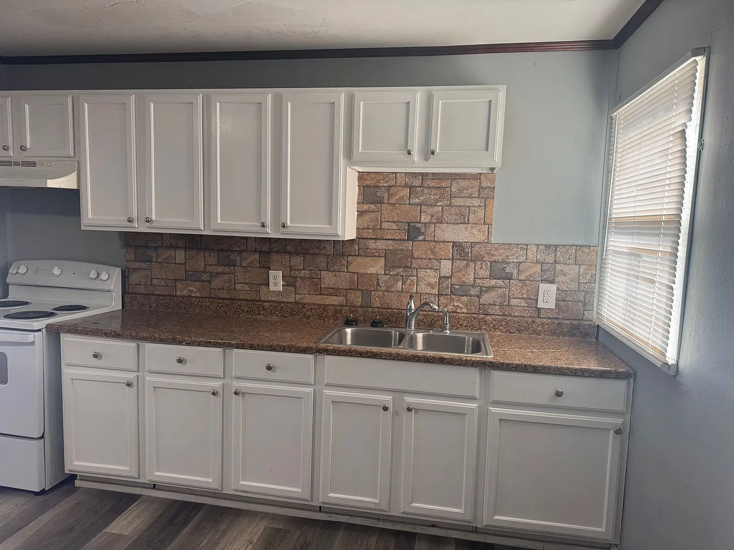 Charming 3BR/1BA Ranch in Martindale-Brightwood Neighborhood — Photo 4