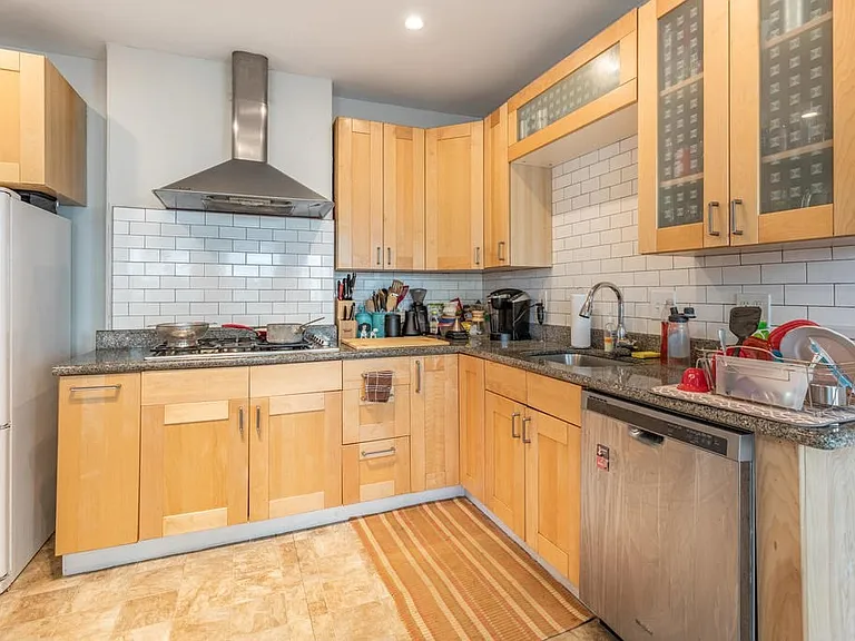 111 Chestnut St #1 — Photo 27