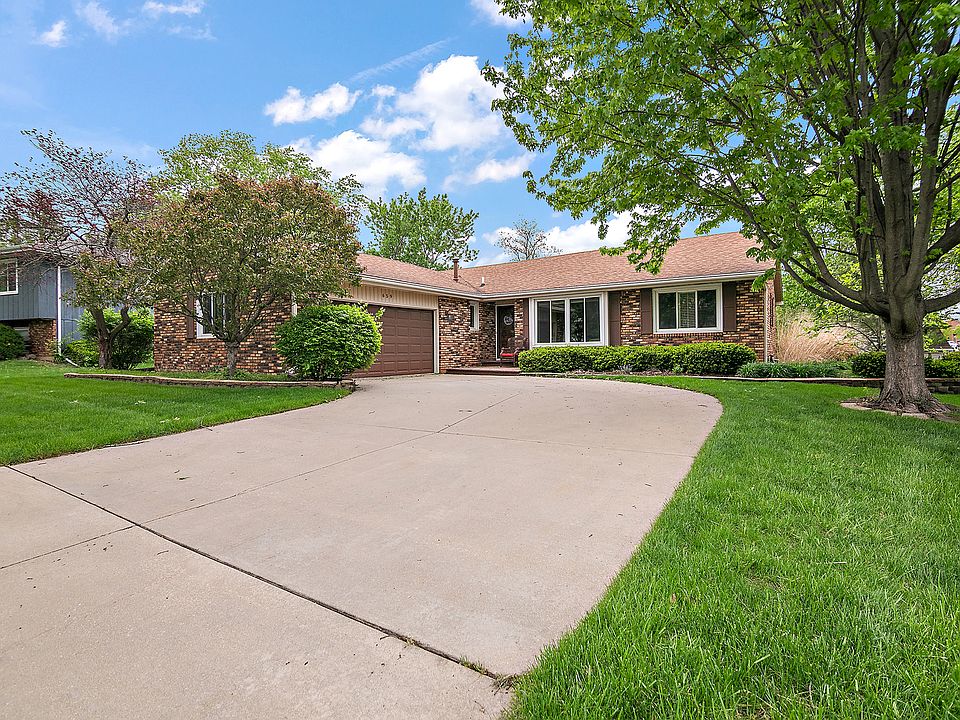 1st image of 659 Woodstock Ln