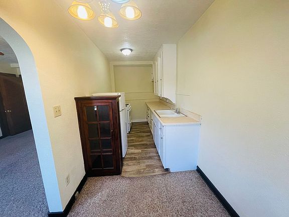 3rd image of 801 8th St #C5
