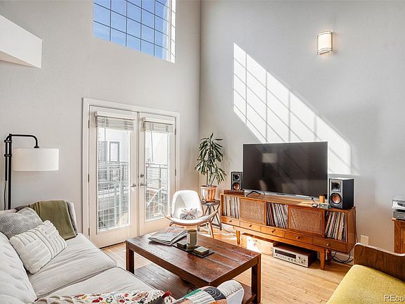 5th image of 790 N Clarkson Street #202