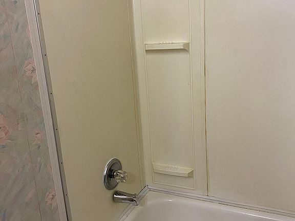 5th image of 920 High Grade Way