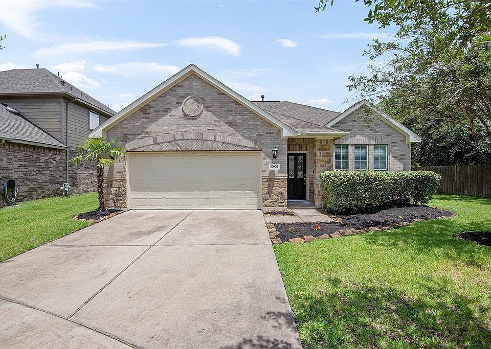 Welcome Home to 17902 Plum Green Ct.