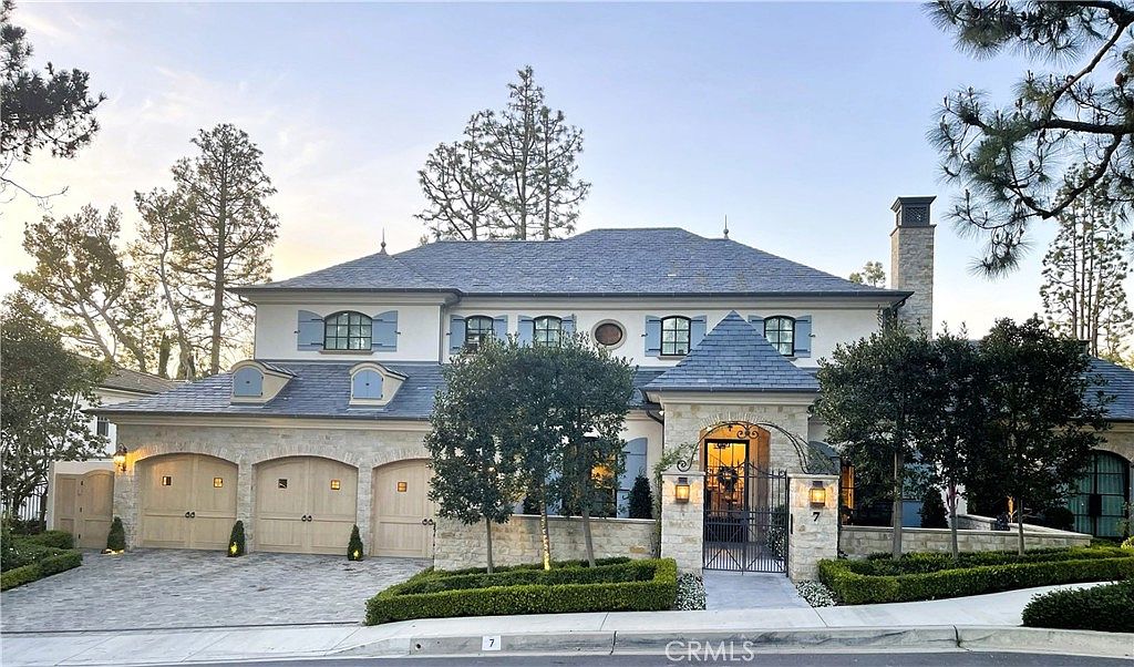 7 Oakmont Ln