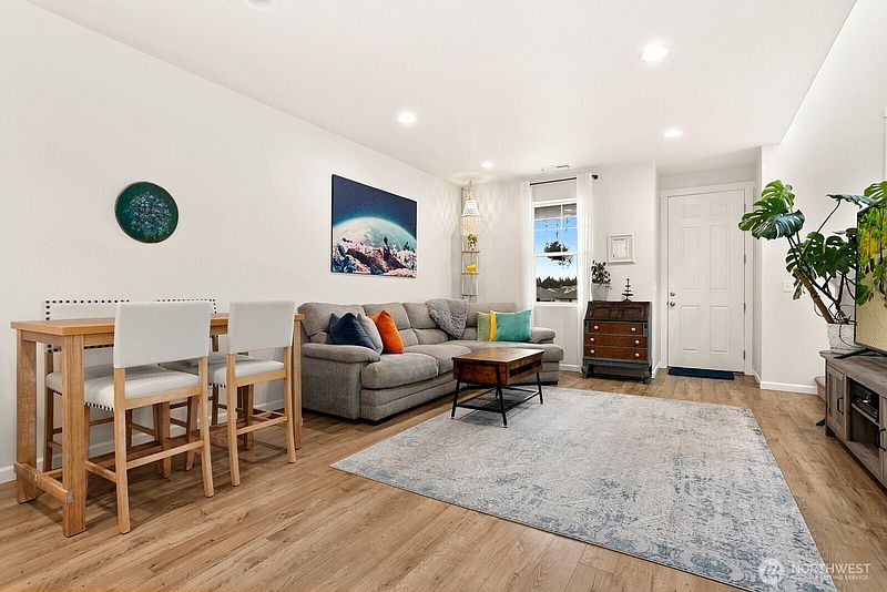 5th image of 13118 192nd Avenue E