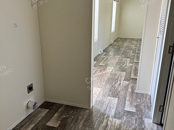 4th image of 219 Windy Cir