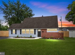 41 Quail Rd, Levittown, PA 19057