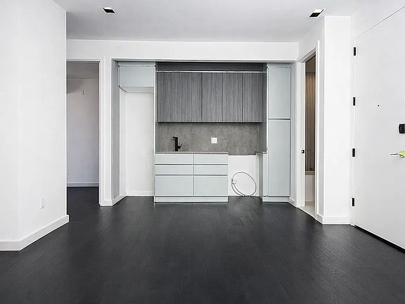 3rd image of 225 Winthrop St #2G