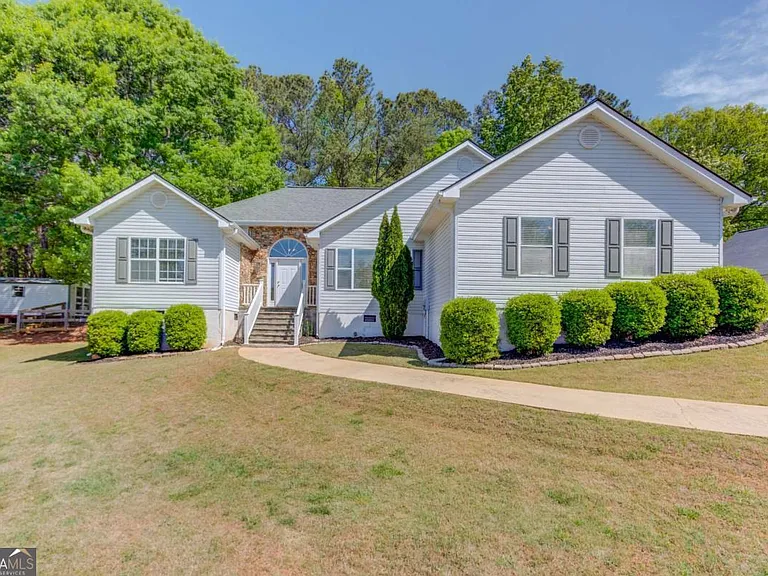 3314 Banks Mountain Dr — Photo 1