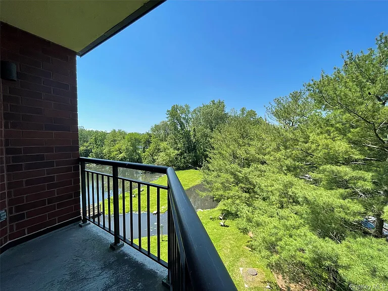 50 E Hartsdale Ave #2H — Photo 15