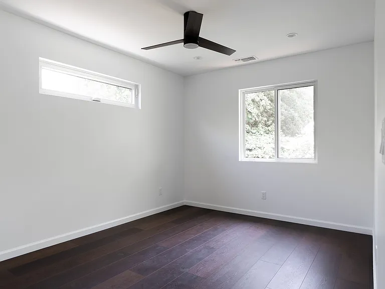 17352 Kingsbury St — Photo 8