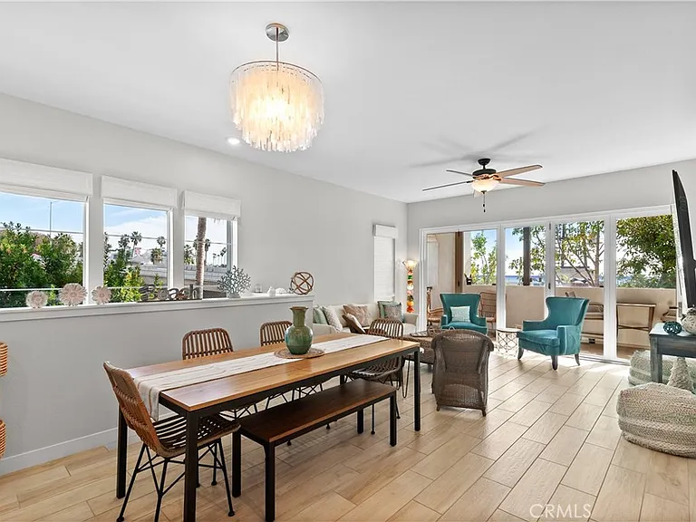 1519 Doheny Way — Photo 2