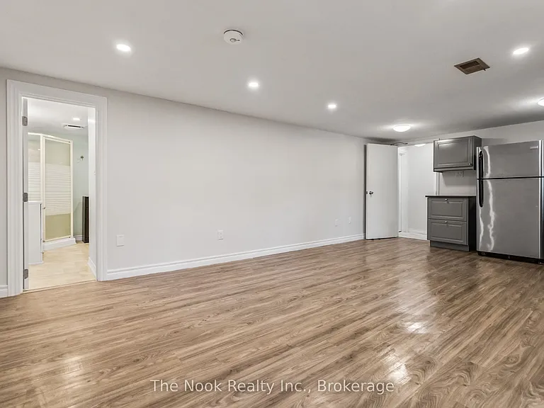 464 Gibbons St #BASEMENT — Photo 19